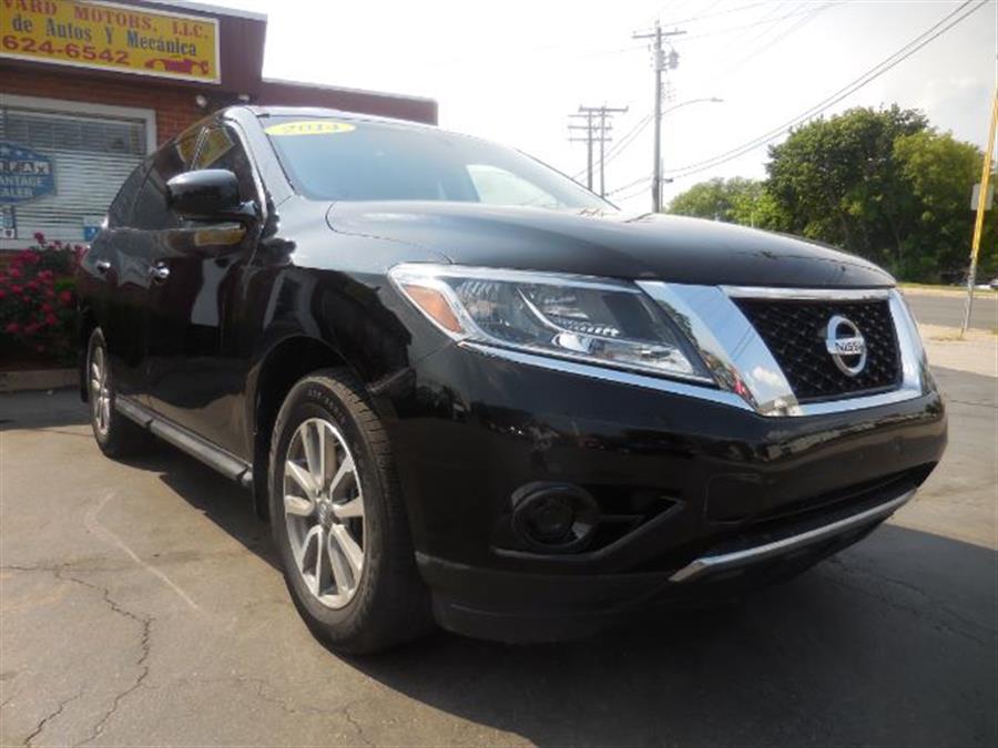 2014 Nissan Pathfinder SV 4WD, available for sale in New Haven, Connecticut | Boulevard Motors LLC. New Haven, Connecticut