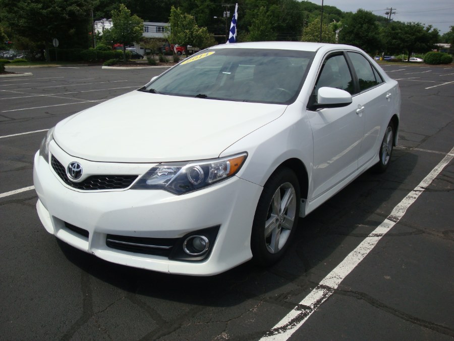 2014 Toyota Camry 4dr Sdn I4 Auto SE Sport, available for sale in New Britain, Connecticut | Universal Motors LLC. New Britain, Connecticut