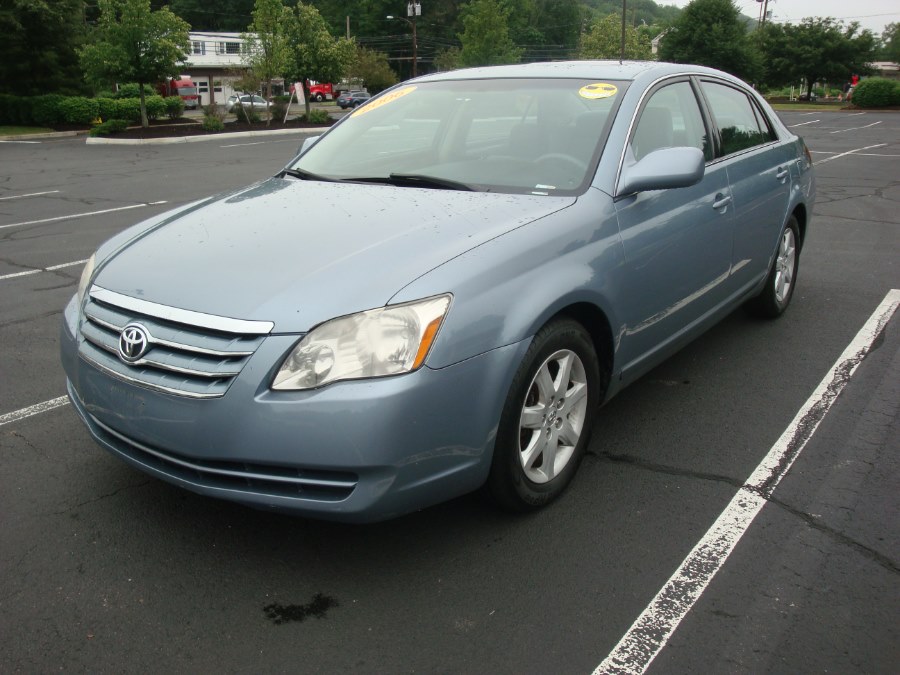 2007 Toyota Avalon 4dr Sdn - Clean CarFax, available for sale in New Britain, Connecticut | Universal Motors LLC. New Britain, Connecticut