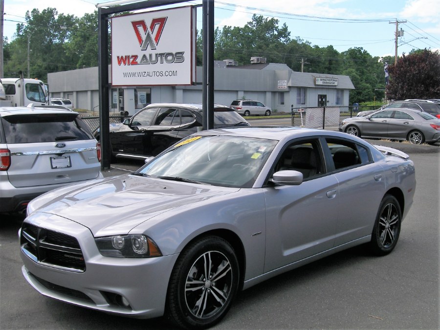 2013 Dodge Charger 4dr Sdn RT AWD, available for sale in Stratford, Connecticut | Wiz Leasing Inc. Stratford, Connecticut