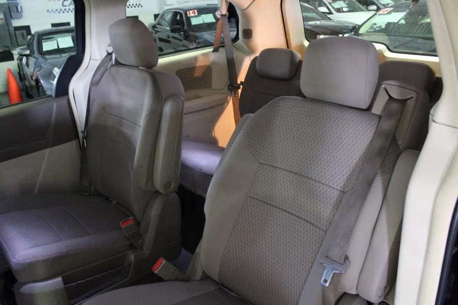 2008 Chrysler Town & Country 4dr Wgn Touring, available for sale in Deer Park, New York | Car Tec Enterprise Leasing & Sales LLC. Deer Park, New York 2008 Chrysler Town & Country 4dr Wgn Touring, available for sale in Deer Park, New York | Car Tec Enterprise Leasing & Sales LLC. Deer Park, New York