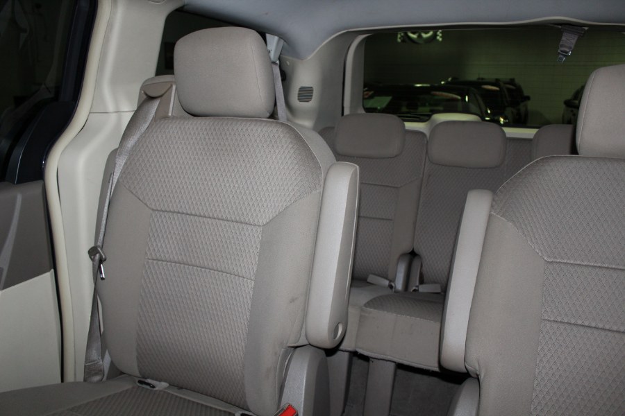 2008 Chrysler Town & Country 4dr Wgn Touring, available for sale in Deer Park, New York | Car Tec Enterprise Leasing & Sales LLC. Deer Park, New York 2008 Chrysler Town & Country 4dr Wgn Touring, available for sale in Deer Park, New York | Car Tec Enterprise Leasing & Sales LLC. Deer Park, New York