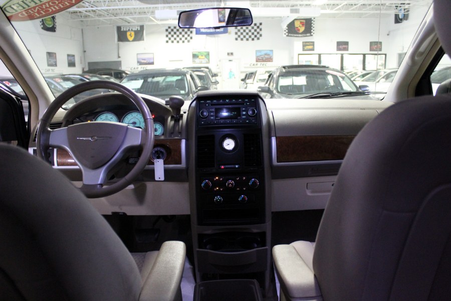 2008 Chrysler Town & Country 4dr Wgn Touring, available for sale in Deer Park, New York | Car Tec Enterprise Leasing & Sales LLC. Deer Park, New York 2008 Chrysler Town & Country 4dr Wgn Touring, available for sale in Deer Park, New York | Car Tec Enterprise Leasing & Sales LLC. Deer Park, New York