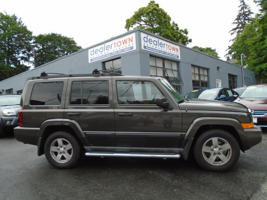 2006 Jeep Commander 4dr 4WD, available for sale in Milford, Connecticut | Dealertown Auto Wholesalers. Milford, Connecticut