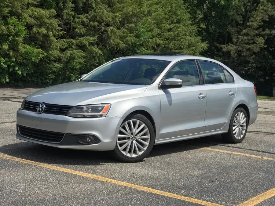2011 Volkswagen Jetta Sedan 4dr Auto SEL w/Sunroof PZEV, available for sale in Waterbury, Connecticut | Platinum Auto Care. Waterbury, Connecticut