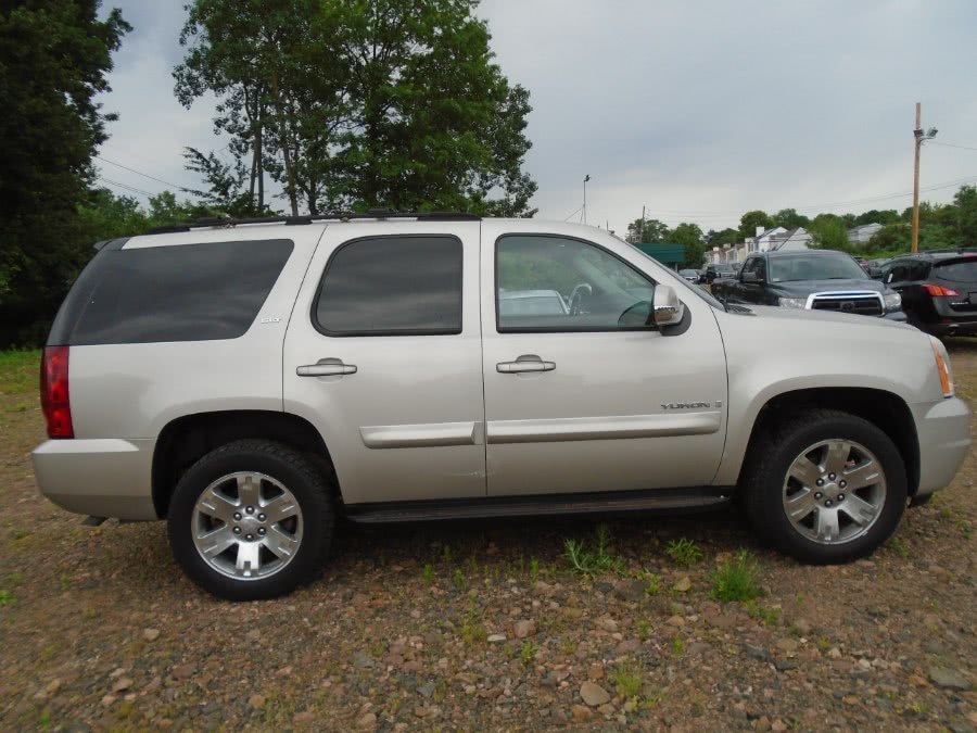 2007 GMC Yukon 4WD 4dr 1500 SLT, available for sale in Milford, Connecticut | Dealertown Auto Wholesalers. Milford, Connecticut