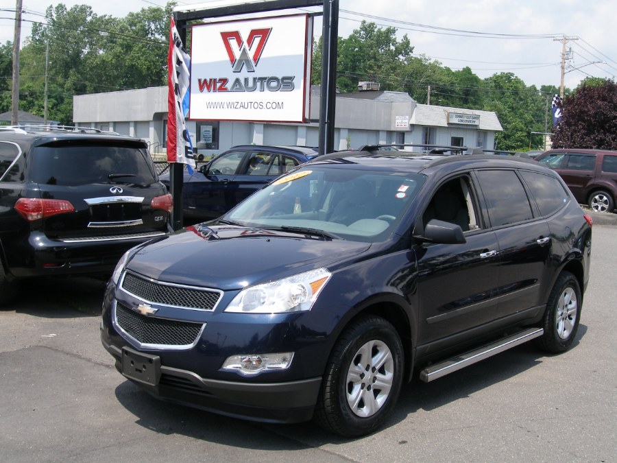 2012 Chevrolet Traverse FWD 4dr LS, available for sale in Stratford, Connecticut | Wiz Leasing Inc. Stratford, Connecticut