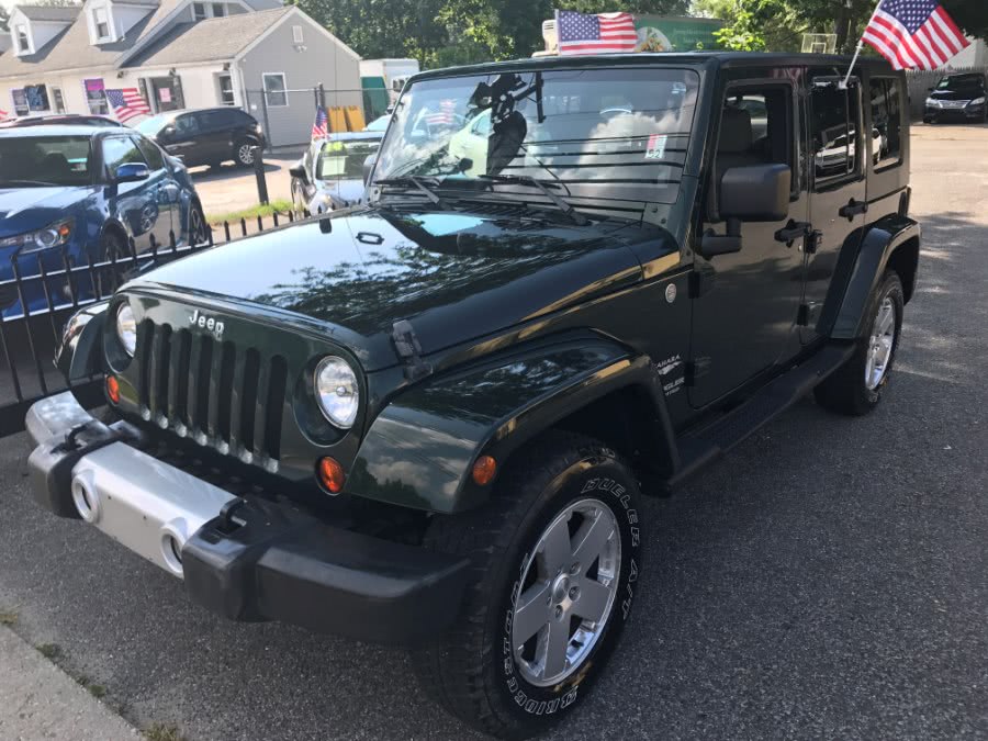 2010 Jeep Wrangler Unlimited 4WD 4dr Sahara, available for sale in Huntington Station, New York | Huntington Auto Mall. Huntington Station, New York