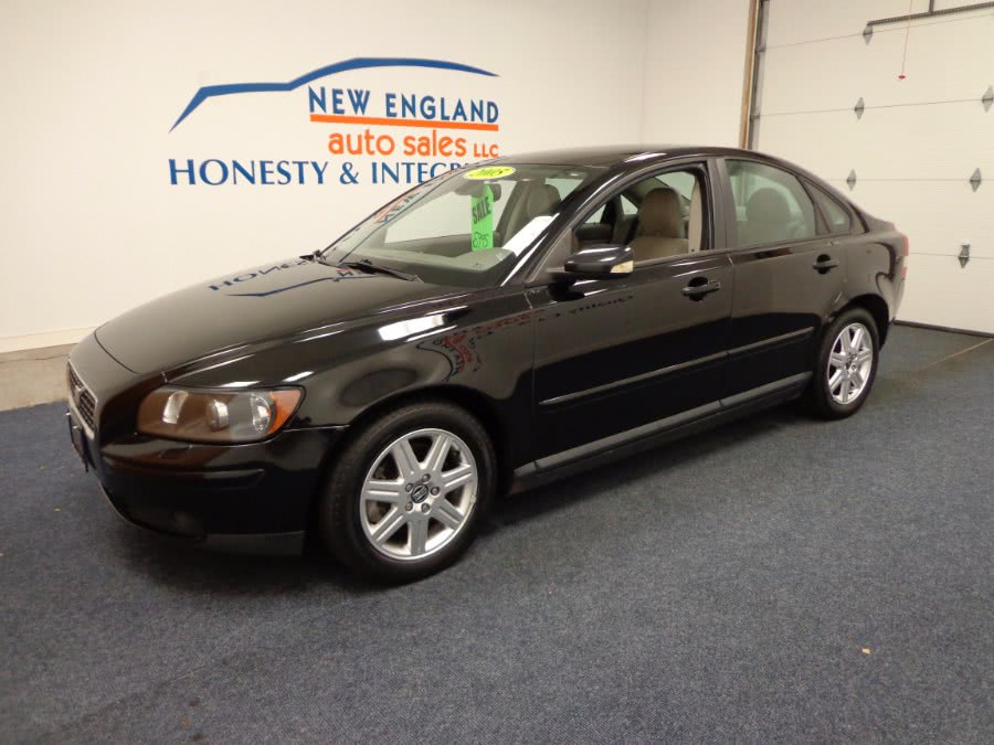 2005 Volvo S40 2.5L Turbo Manual w/Sunroof, available for sale in Plainville, Connecticut | New England Auto Sales LLC. Plainville, Connecticut
