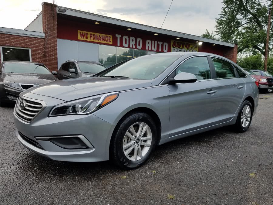 2016 Hyundai Sonata 4dr Sdn 2.4L SE, available for sale in East Windsor, Connecticut | Toro Auto. East Windsor, Connecticut