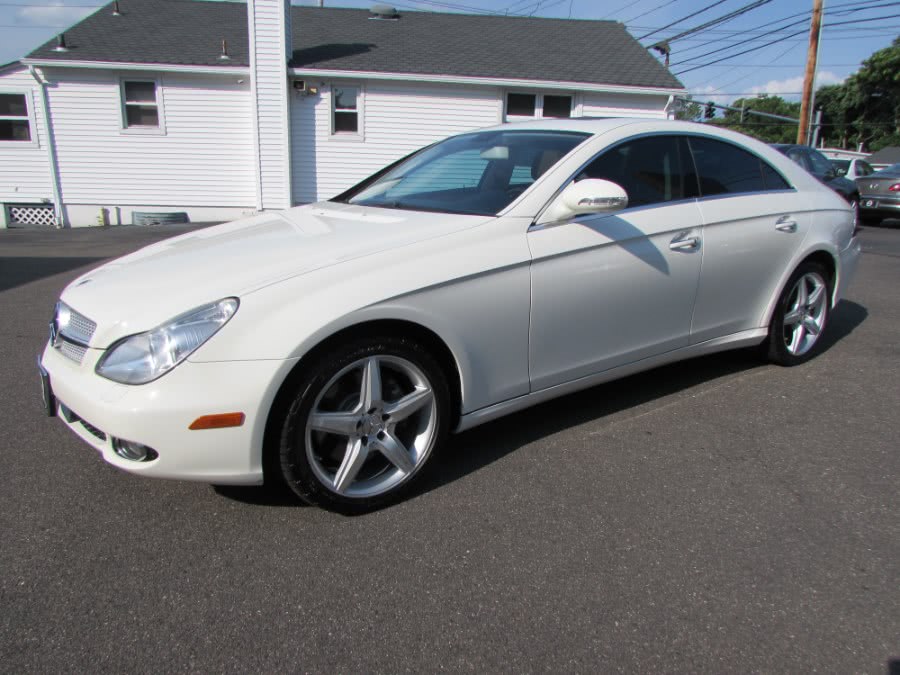 2008 Mercedes-Benz CLS-Class 4dr Sdn 5.5L, available for sale in Milford, Connecticut | Chip's Auto Sales Inc. Milford, Connecticut