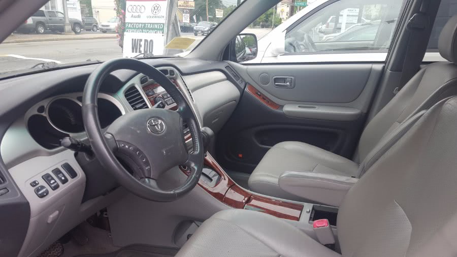 2006 Toyota Highlander Hybrid Limited AWD 4dr 4WD LTD (Natl), available for sale in Worcester, Massachusetts | Rally Motor Sports. Worcester, Massachusetts 2006 Toyota Highlander Hybrid Limited AWD 4dr 4WD LTD (Natl), available for sale in Worcester, Massachusetts | Rally Motor Sports. Worcester, Massachusetts