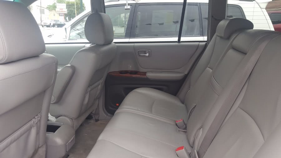 2006 Toyota Highlander Hybrid Limited AWD 4dr 4WD LTD (Natl), available for sale in Worcester, Massachusetts | Rally Motor Sports. Worcester, Massachusetts 2006 Toyota Highlander Hybrid Limited AWD 4dr 4WD LTD (Natl), available for sale in Worcester, Massachusetts | Rally Motor Sports. Worcester, Massachusetts
