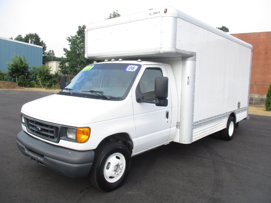 2006 Ford Econoline Commercial Cutaway E-450 Super Duty 158" WB DRW, available for sale in South Windsor, Connecticut | Mike And Tony Auto Sales, Inc. South Windsor, Connecticut