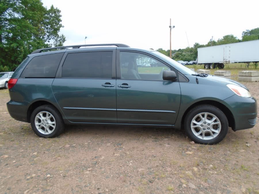 2005 Toyota Sienna 5dr LE AWD, available for sale in Milford, Connecticut | Dealertown Auto Wholesalers. Milford, Connecticut