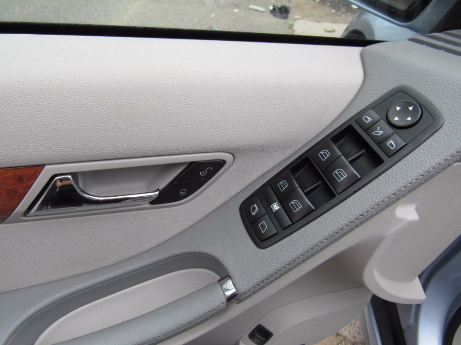 2008 Mercedes-Benz R-Class 4dr 3.5L 4MATIC, available for sale in Paterson, New Jersey | MFG Prestige Auto Group. Paterson, New Jersey 2008 Mercedes-Benz R-Class 4dr 3.5L 4MATIC, available for sale in Paterson, New Jersey | MFG Prestige Auto Group. Paterson, New Jersey