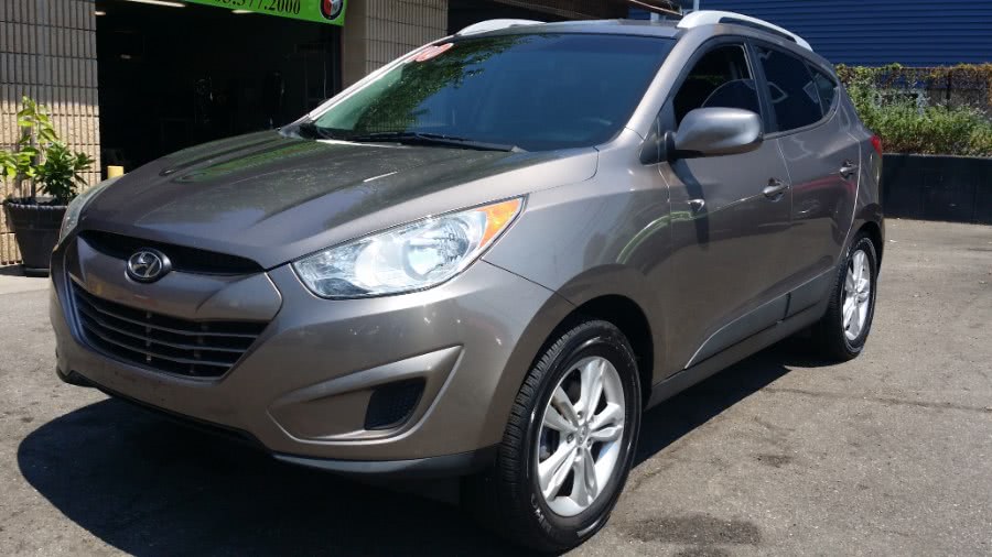 2010 Hyundai Tucson AWD 4dr I4 Auto Limited, available for sale in Stratford, Connecticut | Mike's Motors LLC. Stratford, Connecticut