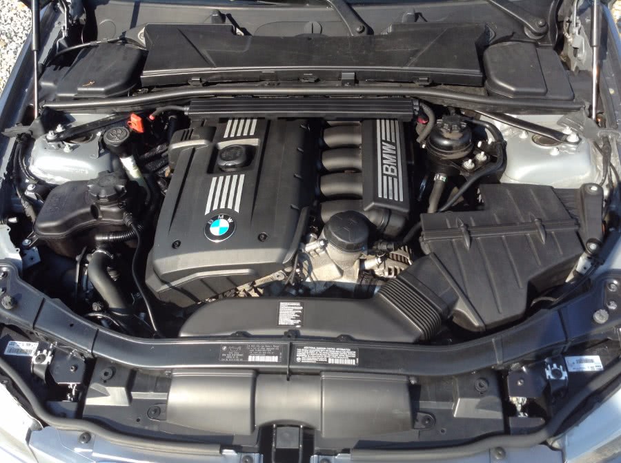Used BMW 3 Series 4dr Sdn 328i xDrive AWD SULEV 2011 | M&M Motors International. Clinton, Connecticut Used BMW 3 Series 4dr Sdn 328i xDrive AWD SULEV 2011 | M&M Motors International. Clinton, Connecticut
