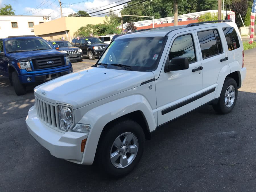 2010 Jeep Liberty 4WD 4dr Sport, available for sale in Huntington Station, New York | Huntington Auto Mall. Huntington Station, New York