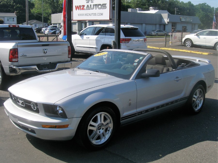 2006 Ford Mustang 2dr Conv Standard, available for sale in Stratford, Connecticut | Wiz Leasing Inc. Stratford, Connecticut