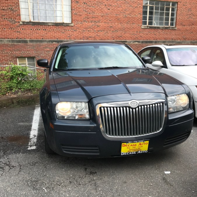 2008 Chrysler 300 4dr Sdn 300 LX RWD, available for sale in Bladensburg, Maryland | Decade Auto. Bladensburg, Maryland