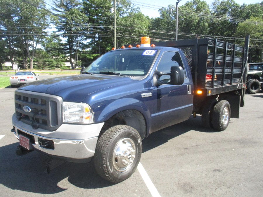 2005 Ford Super Duty F-350 DRW Reg Cab 141" WB 60" CA XL 4WD, available for sale in South Windsor, Connecticut | Mike And Tony Auto Sales, Inc. South Windsor, Connecticut