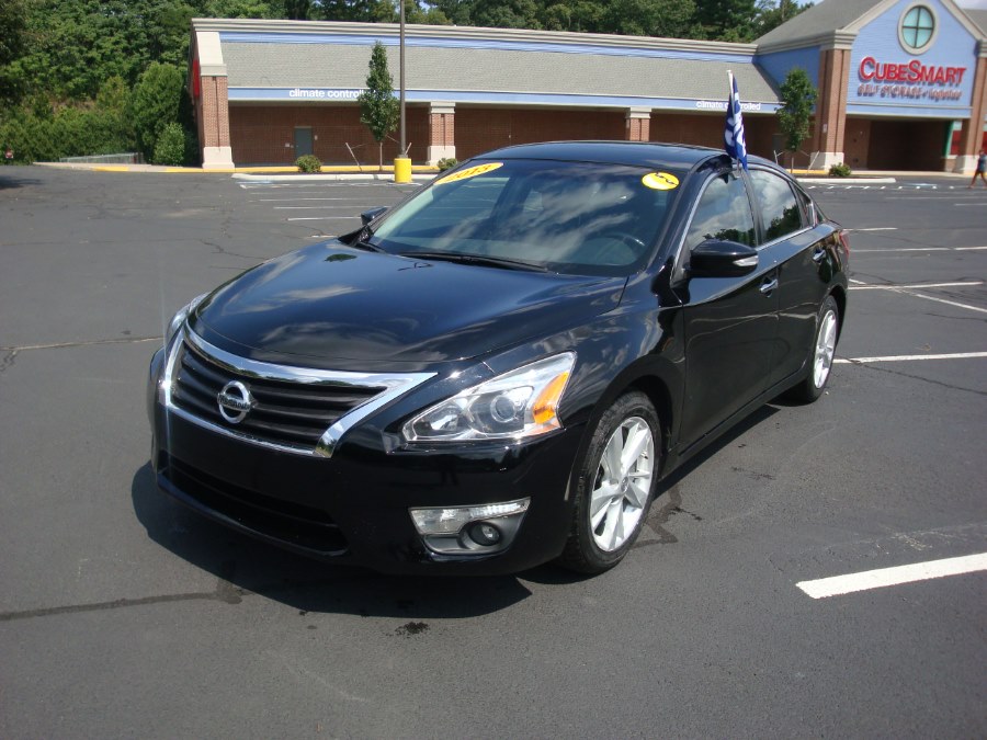 2013 Nissan Altima 4dr Sdn I4 2.5 SL - Clean Carfax, available for sale in New Britain, Connecticut | Universal Motors LLC. New Britain, Connecticut