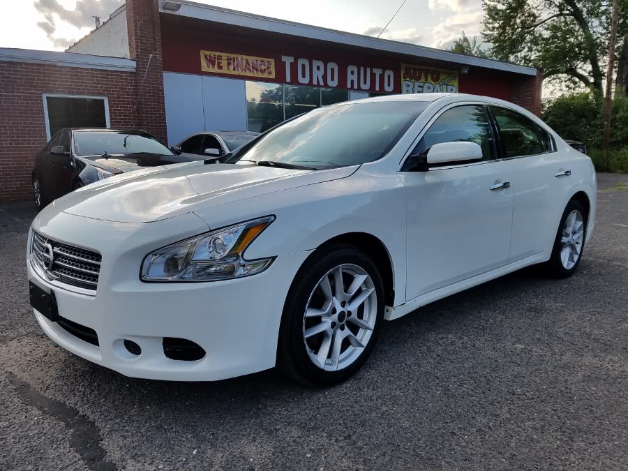 2009 Nissan Maxima w/Sport Pkg, available for sale in East Windsor, Connecticut | Toro Auto. East Windsor, Connecticut