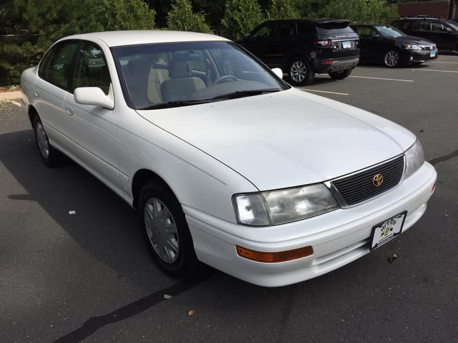1997 Toyota Avalon 4dr Sdn XL, available for sale in Manchester, Connecticut | Jay's Auto. Manchester, Connecticut