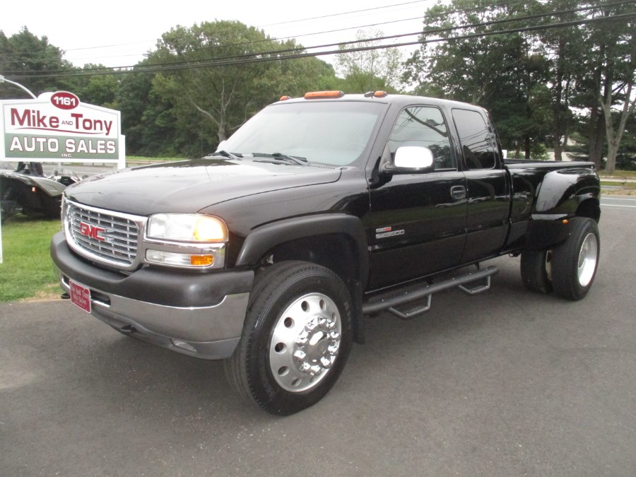2002 GMC Sierra 3500 Ext Cab 157.5" WB 4WD DRW SLE, available for sale in South Windsor, Connecticut | Mike And Tony Auto Sales, Inc. South Windsor, Connecticut