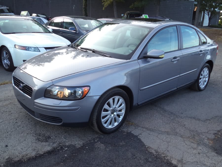 2005 Volvo S40 2.4 AUTO W/ ROOF, available for sale in Berlin, Connecticut | International Motorcars llc. Berlin, Connecticut