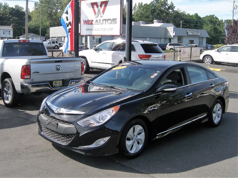 2013 Hyundai Sonata Hybrid 4dr Sdn, available for sale in Stratford, Connecticut | Wiz Leasing Inc. Stratford, Connecticut