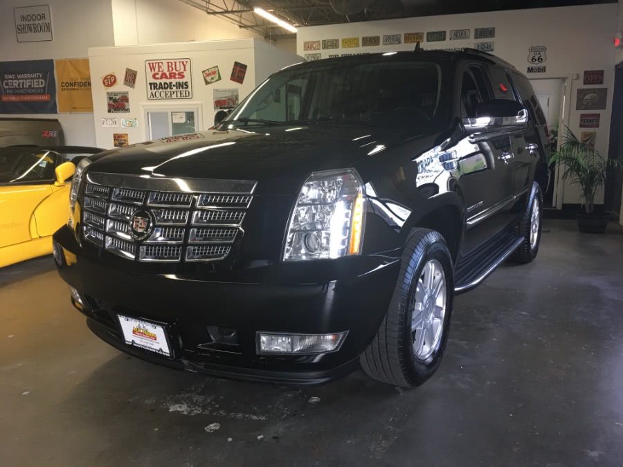2010 Cadillac Escalade AWD 4dr Base, available for sale in West Babylon , New York | MP Motors Inc. West Babylon , New York