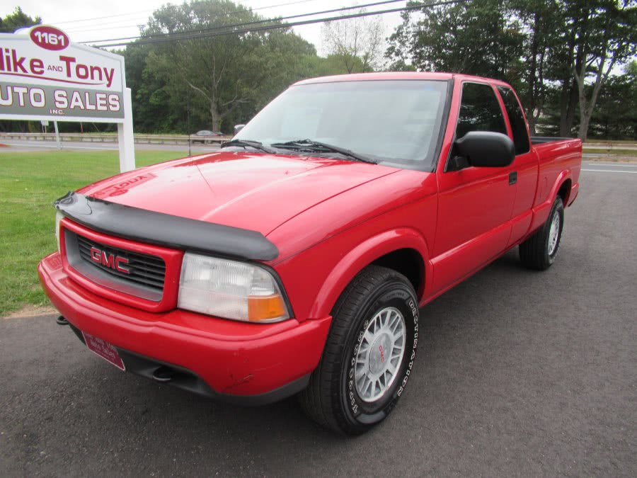 2001 GMC Sonoma Ext Cab 123" WB 4WD SLS w/1ST Pkg, available for sale in South Windsor, Connecticut | Mike And Tony Auto Sales, Inc. South Windsor, Connecticut