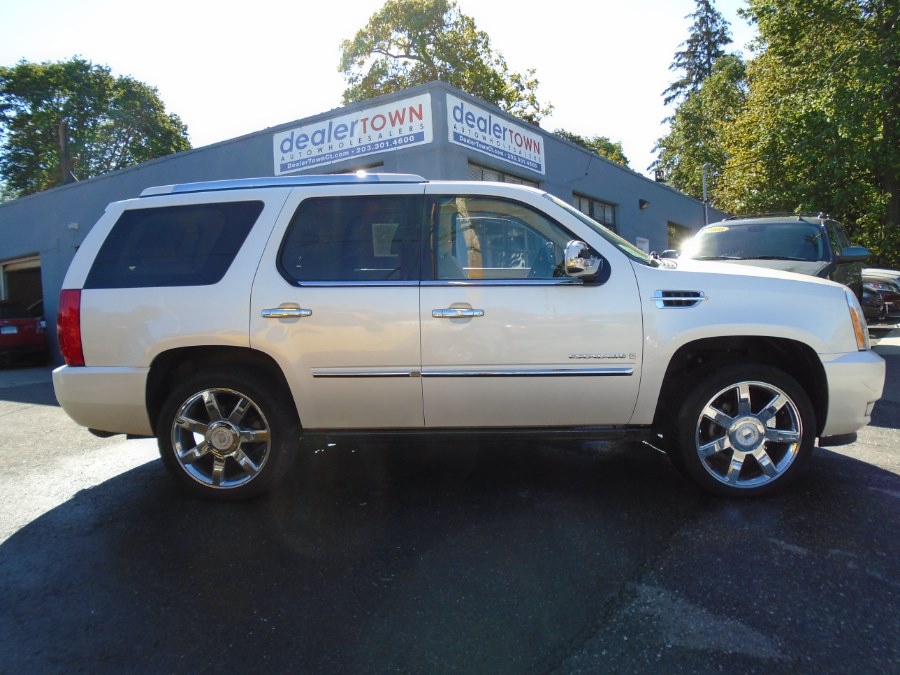 2008 Cadillac Escalade AWD 4dr, available for sale in Milford, Connecticut | Dealertown Auto Wholesalers. Milford, Connecticut