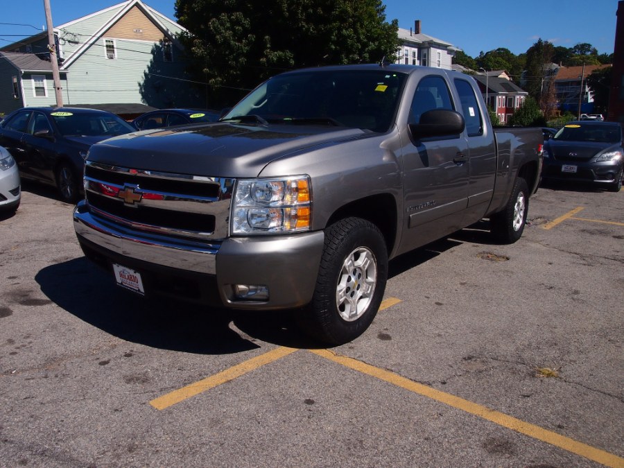 2007 Chevrolet Silverado 1500 4WD Ext Cab 134.0" LT w/1LT, available for sale in Worcester, Massachusetts | Hilario's Auto Sales Inc.. Worcester, Massachusetts