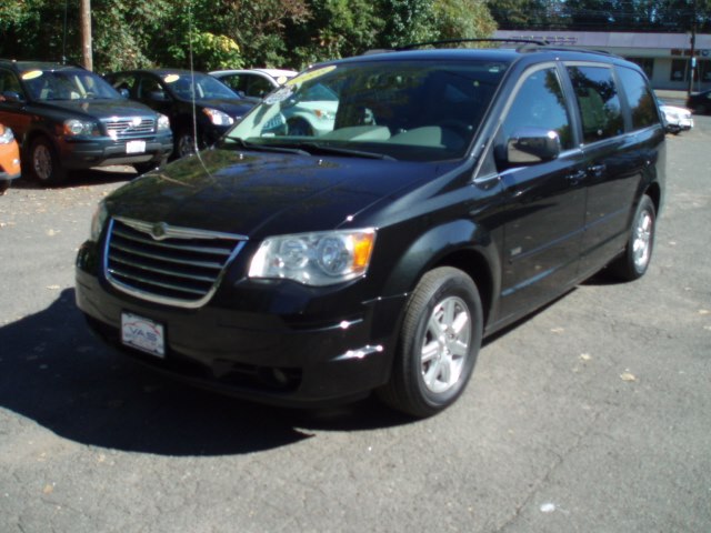2008 Chrysler Town & Country 4dr Wgn Touring, available for sale in Manchester, Connecticut | Vernon Auto Sale & Service. Manchester, Connecticut