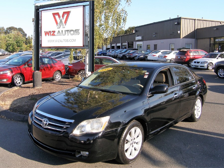 2006 Toyota Avalon 4dr Sdn XLS (Natl), available for sale in Stratford, Connecticut | Wiz Leasing Inc. Stratford, Connecticut