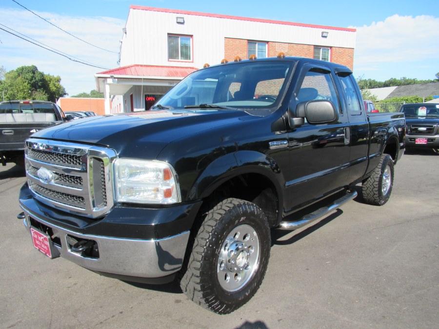 2005 Ford Super Duty F-250 Supercab 142" XLT 4WD, available for sale in South Windsor, Connecticut | Mike And Tony Auto Sales, Inc. South Windsor, Connecticut