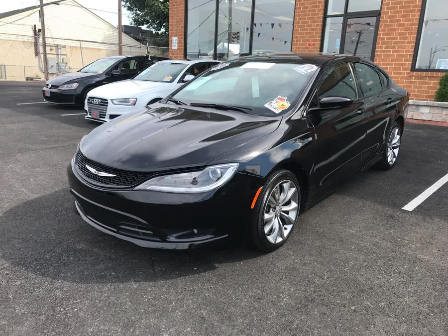 2016 Chrysler 200 4dr Sdn S AWD, available for sale in Newcastle, Delaware | My Car. Newcastle, Delaware