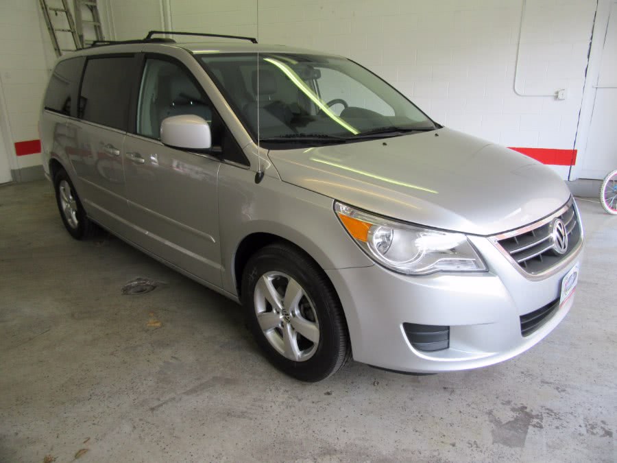 2011 Volkswagen Routan 4dr Wgn SE, available for sale in Little Ferry, New Jersey | Royalty Auto Sales. Little Ferry, New Jersey