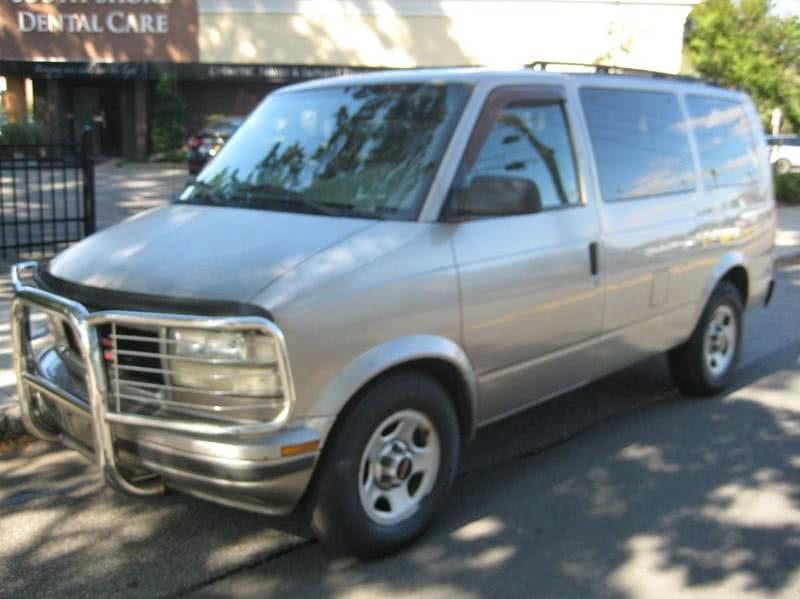 2003 GMC Safari Base 3dr Extended Mini Van, available for sale in Massapequa, New York | Rite Choice Auto Inc.. Massapequa, New York