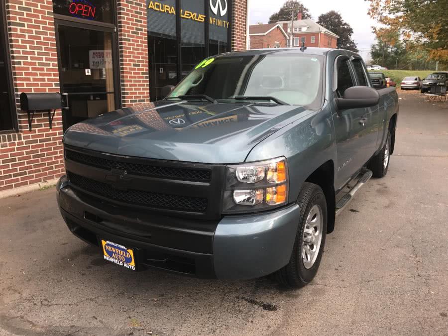 2009 Chevrolet Silverado 1500 2WD Ext Cab 143.5" Work Truck, available for sale in Middletown, Connecticut | Newfield Auto Sales. Middletown, Connecticut