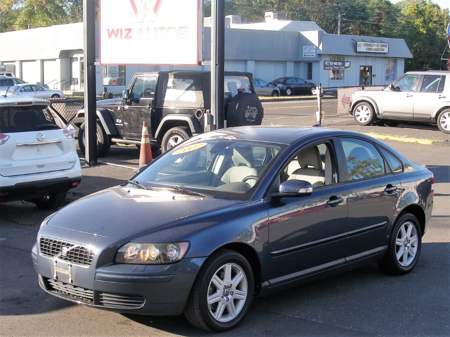 2007 Volvo S40 4dr Sdn 2.4L AT FWD w/Snrf, available for sale in Stratford, Connecticut | Wiz Leasing Inc. Stratford, Connecticut