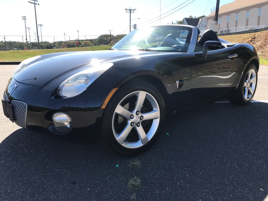 2007 Pontiac Solstice 2dr Convertible, available for sale in Waterbury, Connecticut | Platinum Auto Care. Waterbury, Connecticut