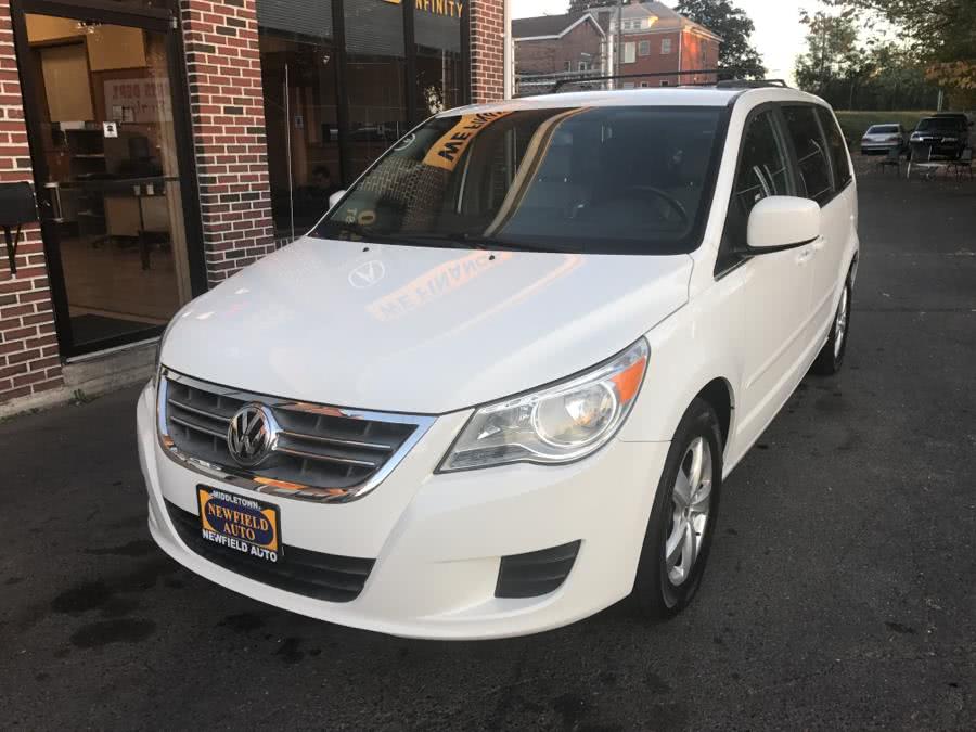 2011 Volkswagen Routan 4dr Wgn SE, available for sale in Middletown, Connecticut | Newfield Auto Sales. Middletown, Connecticut
