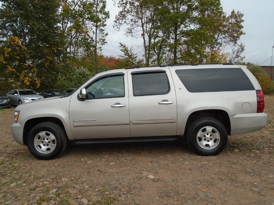 2007 Chevrolet Suburban 4WD 4dr 1500 LT, available for sale in Milford, Connecticut | Dealertown Auto Wholesalers. Milford, Connecticut