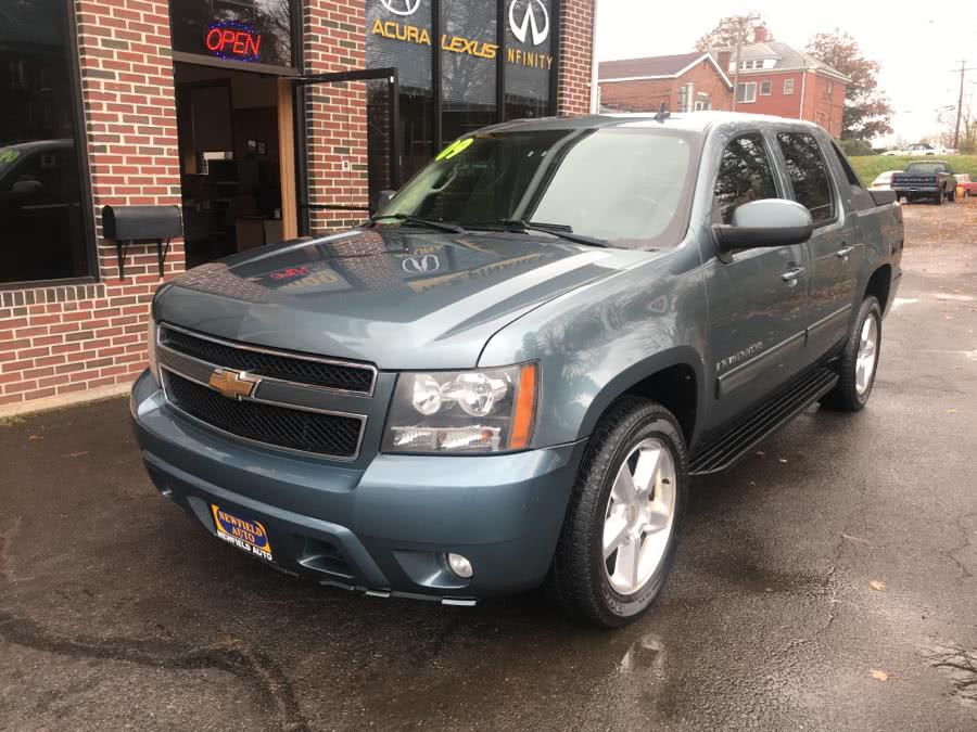 2009 Chevrolet Avalanche 4WD Crew Cab 130" LT w/1LT, available for sale in Middletown, Connecticut | Newfield Auto Sales. Middletown, Connecticut