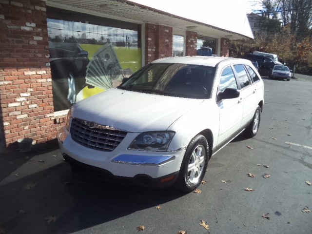 2005 Chrysler Pacifica 4dr Wgn Touring AWD, available for sale in Naugatuck, Connecticut | Riverside Motorcars, LLC. Naugatuck, Connecticut