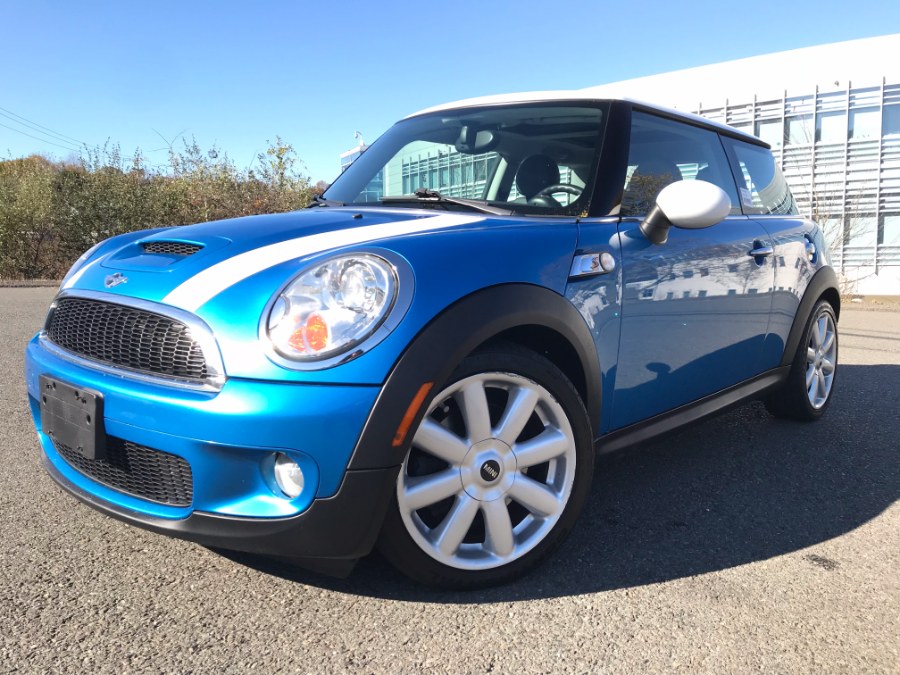 2008 MINI Cooper Hardtop 2dr Cpe S, available for sale in Waterbury, Connecticut | Platinum Auto Care. Waterbury, Connecticut